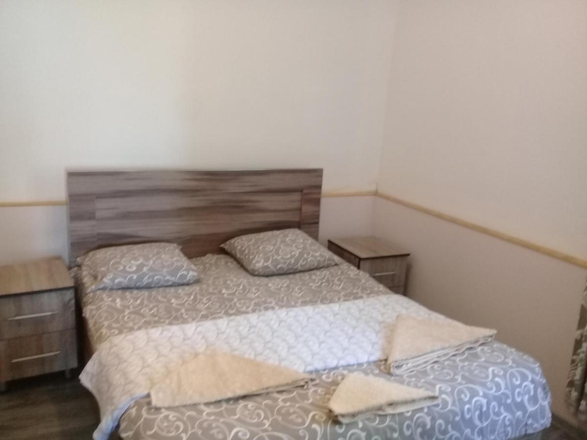 Apartment Giorgi In Sighnaghi Bagian luar foto