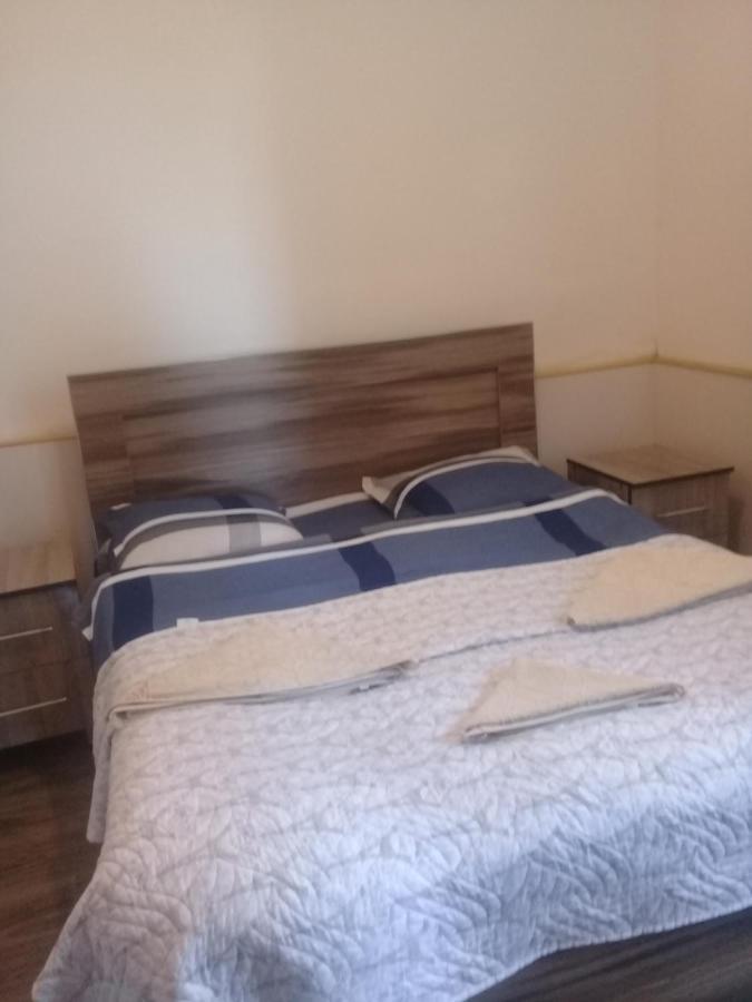 Apartment Giorgi In Sighnaghi Bagian luar foto