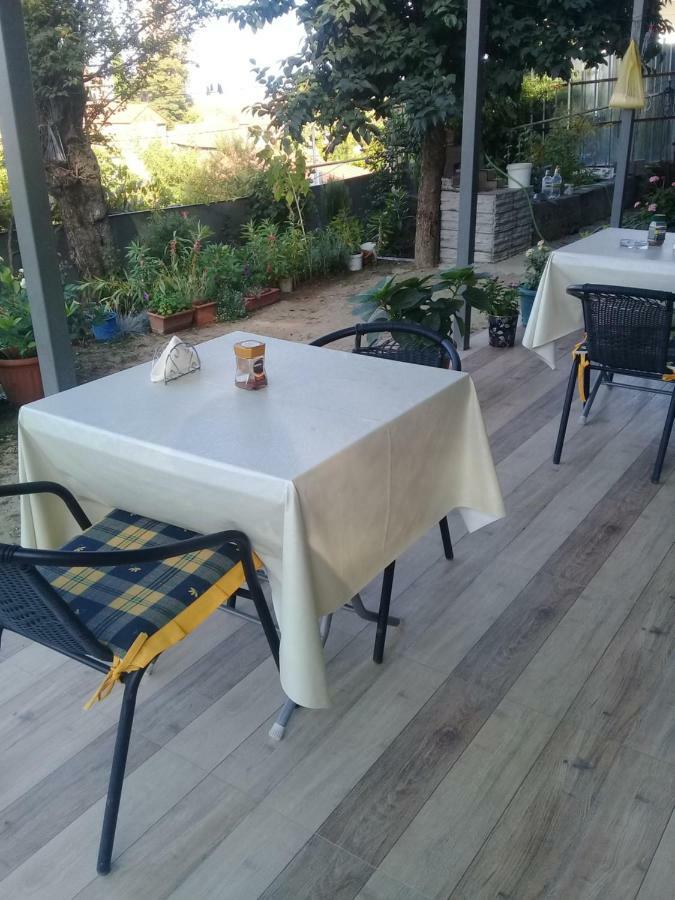 Apartment Giorgi In Sighnaghi Bagian luar foto
