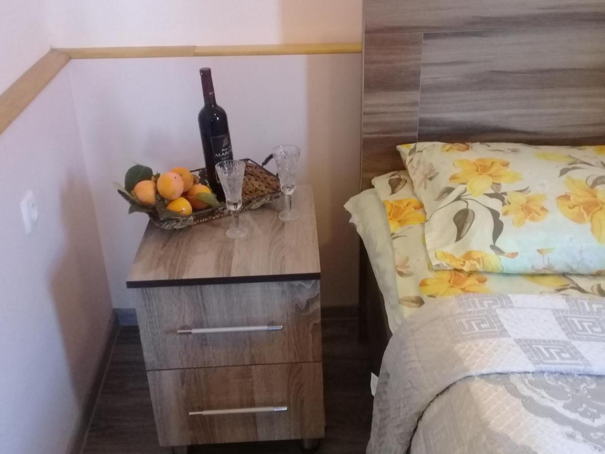 Apartment Giorgi In Sighnaghi Bagian luar foto